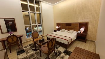 Coffre-fort, rideaux d’obscurcissement, système d’insonorisation