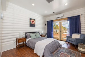 3 habitaciones, tabla de planchar con plancha, wifi y ropa de cama 