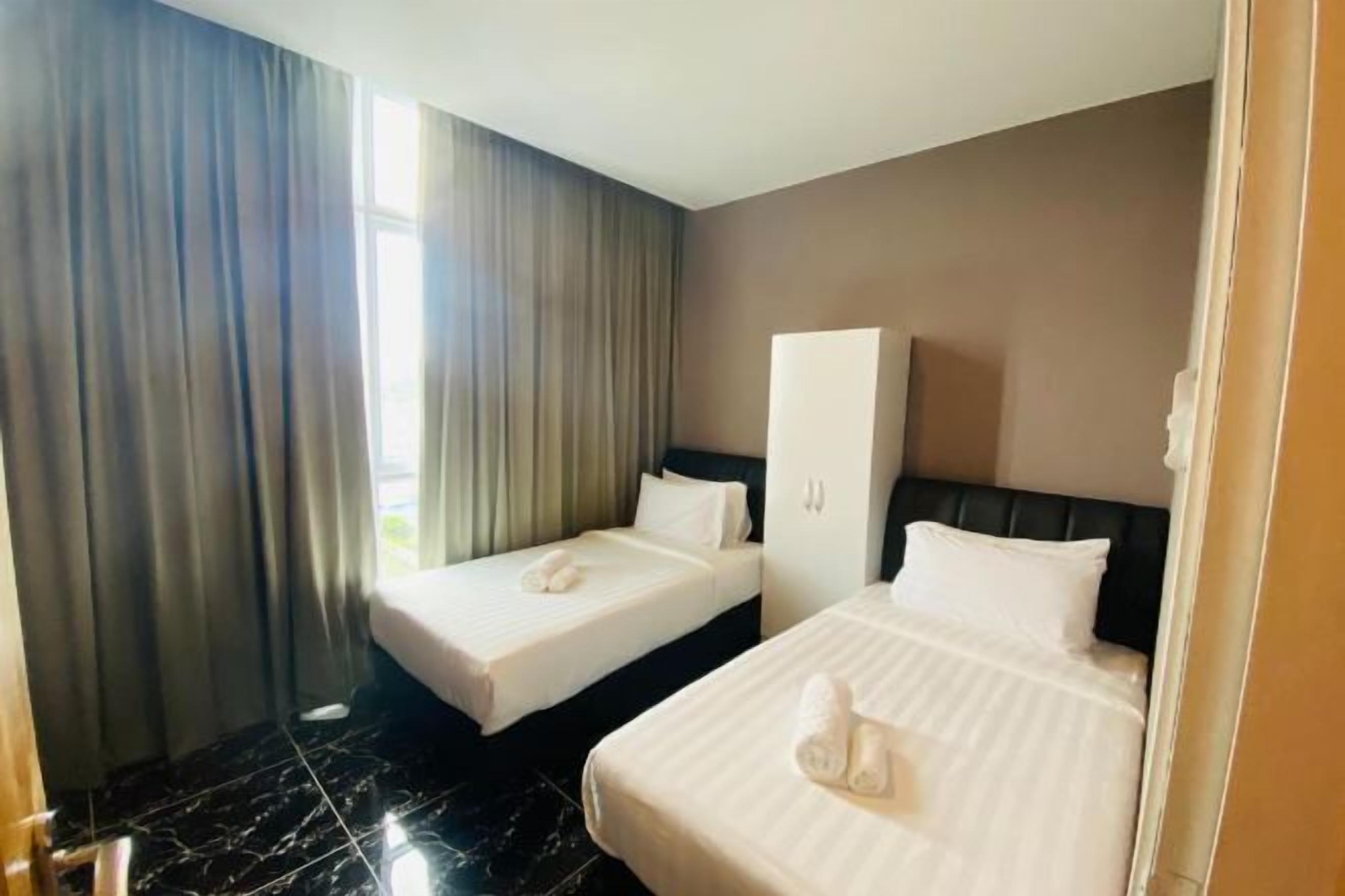 Espace de travail pour ordinateurs portables, rideaux d’obscurcissement