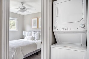 2 bedrooms, iron/ironing board, WiFi, bed sheets - Sweet San Mateo 2BR w/ Pool & W/D, easy access to 101, by Blueground (San Mateo)