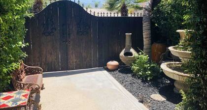 Stand alone Casita. Very private with pool and spa.