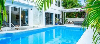 New! Beach Villa - Downtown - 6 Beds