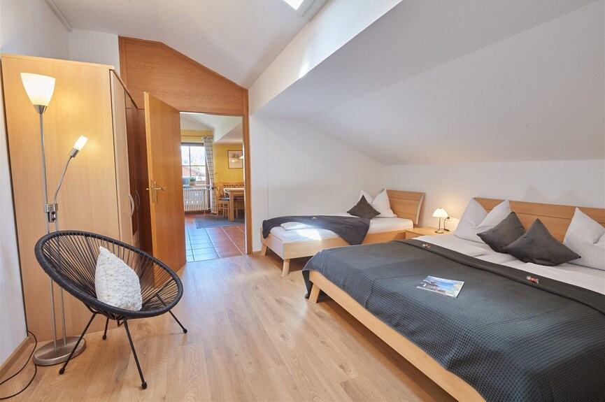 Typ D Ferienwohnung Waginger See 2.og 50 Qm Bis 3 Personen, 1 Schlafzimmer, Balkon - Piding