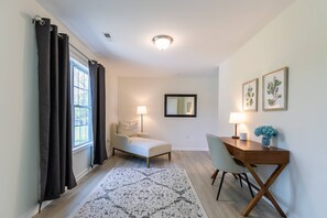 Unclassified image, 5 of 50, button