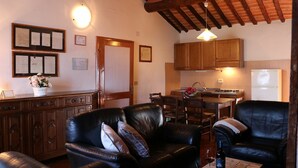 Unclassified image, 3 of 31, button - Villa in Trequanda with 5 bedrooms sleeps 10 (Trequanda)