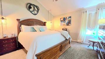 3 bedrooms, desk, iron/ironing board, travel cot