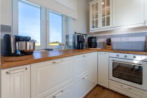 Kühlschrank, Ofen, Herdplatte, Geschirrspüler
