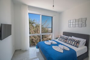 4 bedrooms, iron/ironing board, free Internet, bed sheets - Protaras Vie Bleu Villa Vb4 (Protaras)