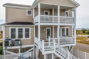 Exterior - "Jolly Roger IV" - 2nd Row Home w/ Private Pool, 4 Bedrooms / 4.5 Bathrooms (Holden Beach)