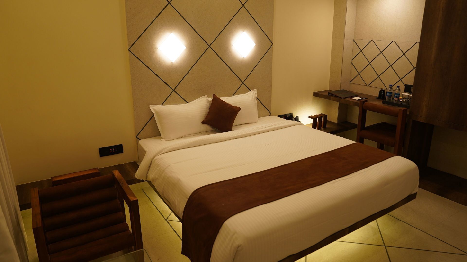 Premium bedding, in-room safe, desk, soundproofing