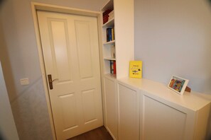 Unclassified image, 4 of 15, button