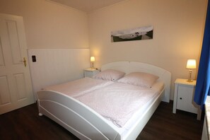 2 Schlafzimmer, Zimmersafe, Reisekinderbett, WLAN