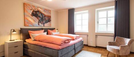 4 slaapkamers, een bureau, reisbedje, wifi