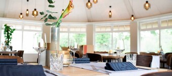 Apartment Whispering Tree Large - Whispering Tree*