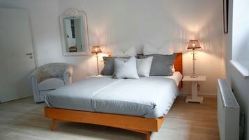 2 Schlafzimmer, Reisekinderbett, WLAN, Bettwäsche