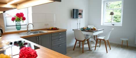 Fridge, microwave, oven, dishwasher