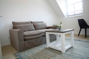 TV - Double room Kuhstall - Landhaus Osterrade (Bovenau)