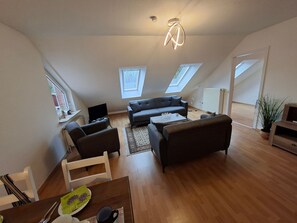 Unclassified image, 2 of 14, button