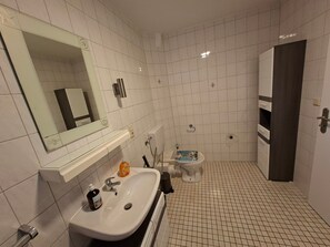 Unclassified image, 4 of 14, button