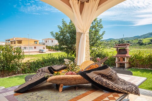 Ferienhaus "Casa a Schiera Budoni" mit Terrasse & Garten