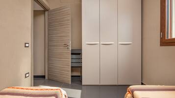 2 slaapkamers, een strijkplank/strijkijzer, wifi