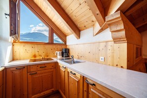 Refrigerador, horno, placa de cocina, lavavajillas