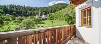 Vacation Home 'Ferienhaus Hof am Schloss' with Mountain View, Wi-Fi & Garden