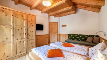 4 Schlafzimmer, Bügeleisen/Bügelbrett, kostenloses WLAN, Bettwäsche