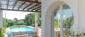 Villa 'Buganvilla' with Mountain Views, Wi-Fi and Air Conditioning