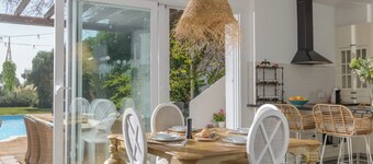 Villa 'Buganvilla' with Mountain Views, Wi-Fi and Air Conditioning