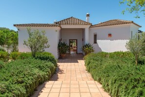 Exterior - "Luxury Villa Malva" with Pool, Wi-Fi, Terrace and Garden (Benalup - Casas Viejas)