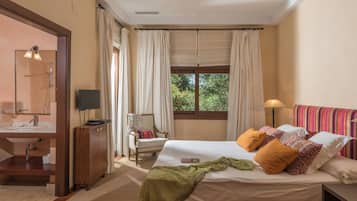 5 bedrooms, iron/ironing board, free WiFi, bed sheets