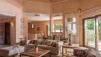 Tv, pejs, dvd-afspiller