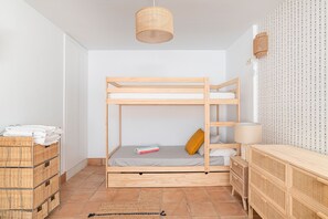 5 sovrum, strykjärn/strykbräda, gratis wi-fi och sängkläder