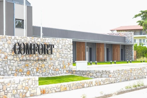 Comfort Suites and Rooms 