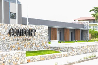 Comfort Suites and Rooms 