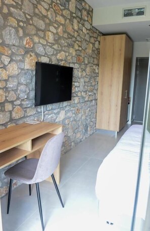 Chambre Design double | Coffre-fort, système d’insonorisation, fer et planche à repasser