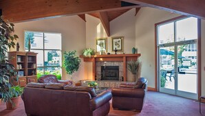 TV - The Palace View Resort Family Condos (Branson)