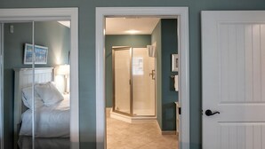 1 bedroom, laptop workspace, iron/ironing board, free WiFi - Waterfront Guest Suite in Hilton Head Island (Hilton Head Island)
