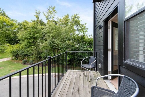 BRAND NEW LISTING downtown Nashville - Nashtopia!