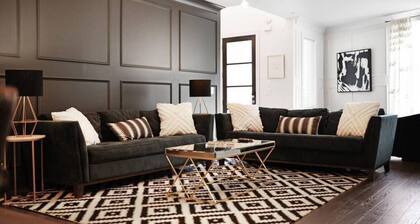 Rooftop & Games Rm in Heart of Downtown - 12 Beds!
