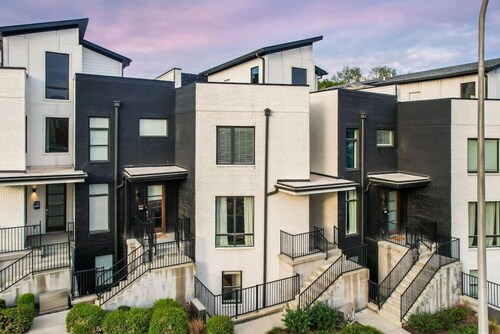 Rooftop & Games Rm in Heart of Downtown - 12 Beds!