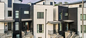 Rooftop & Games Rm in Heart of Downtown - 12 Beds!