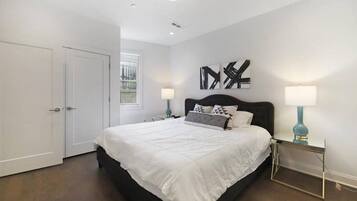 4 chambres, fer et planche à repasser, Wi-Fi gratuit, draps fournis