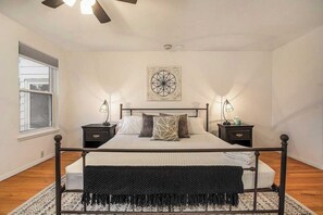 6 chambres, fer et planche à repasser, lit parapluie, Wi-Fi gratuit