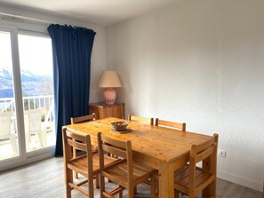 Dining - Family T3 for 8 with balcony, near slopes, Peyragudes (Peyragudes)
