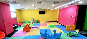 Área de juegos infantiles techada
