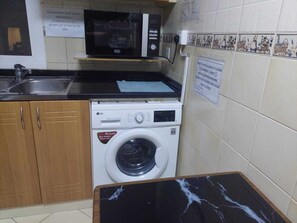 Private kitchen - Wael Homes Dubai Closed Partition Room (Dubai)