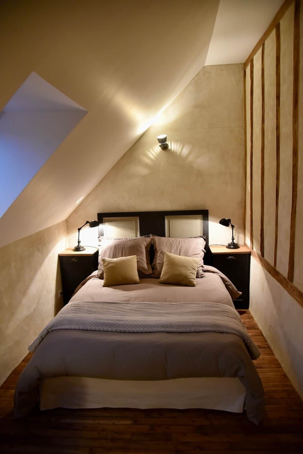 5 Schlafzimmer, Schreibtisch, Bügeleisen/Bügelbrett, Reisekinderbett