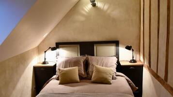 5 Schlafzimmer, Schreibtisch, BĂŒgeleisen/BĂŒgelbrett, Reisekinderbett